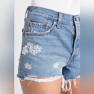 Levi's 501 Women Jeans Mini Shorts Floral Size 26 100% Cotton Washed Blue